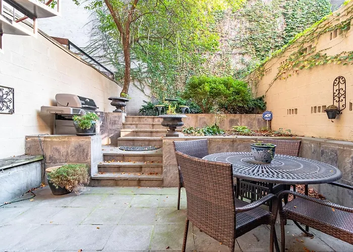 Luxurious Gold Coast 4br 4-story With Parking Sleeps 12 Guests Villa Chicago