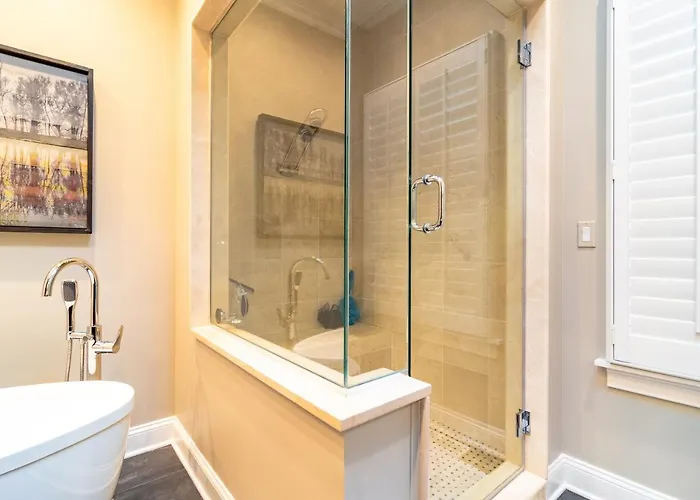 Luxurious Gold Coast 4br 4-story With Parking Sleeps 12 Guests Villa Chicago