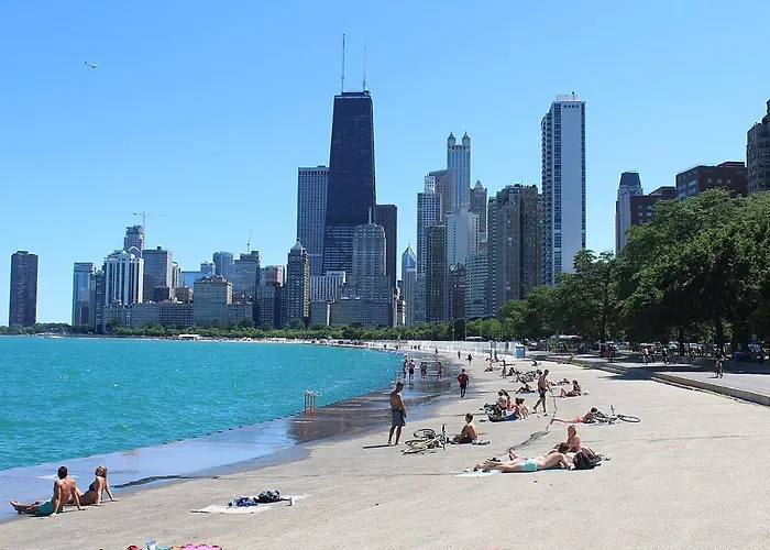 Luxurious Gold Coast 4br 4-story With Parking Sleeps 12 Guests Chicago