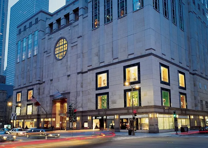 Villa Luxurious Gold Coast 4br 4-story With Parking Sleeps 12 Guests Chicago